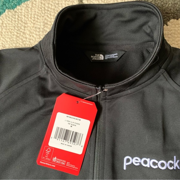 North Face Ladies Tech 1/4 Zip Fleece Size Medium NWT - Picture 10 of 11